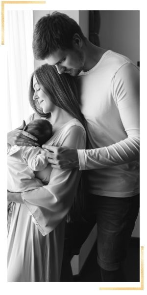 newborn photography session to give as unique gift for baby shower