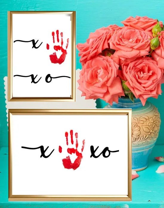mother's day handprint craftt idea that says xoxo with handprint for o's