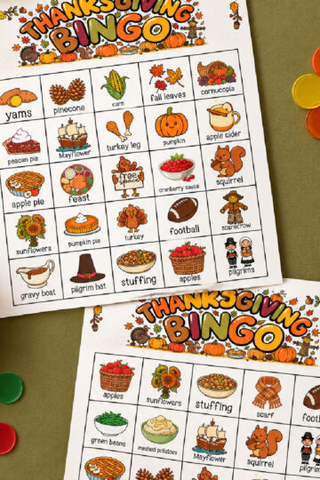 flat lay of Thanksgiving bingo game
